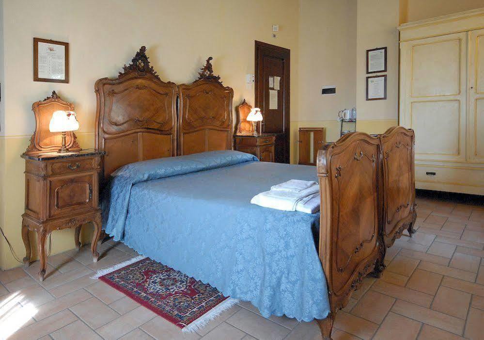 Agriturismo Le Due Torri Torre Quadrano Spello Exterior photo